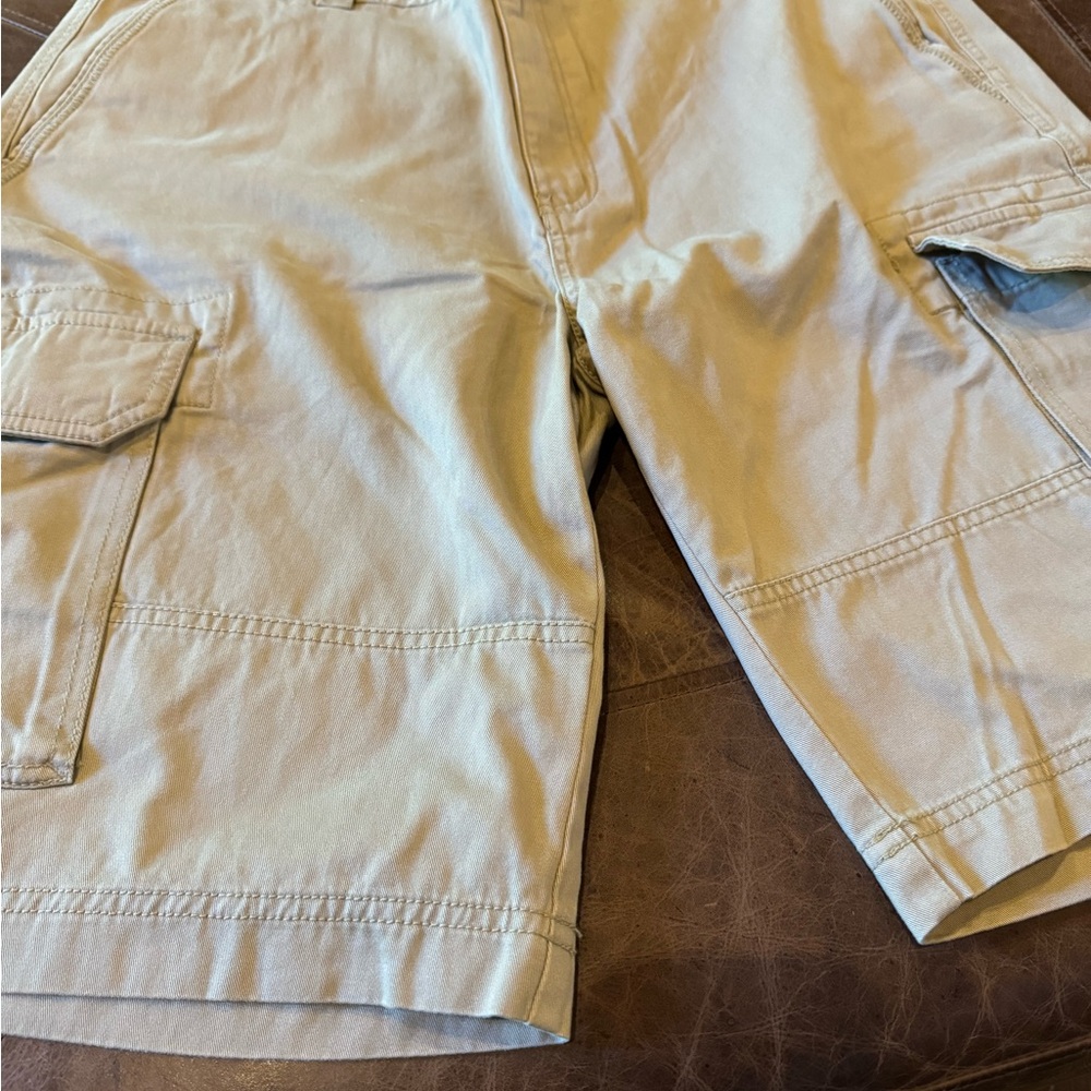 Men’s Cremieux shorts. Khaki. Size36